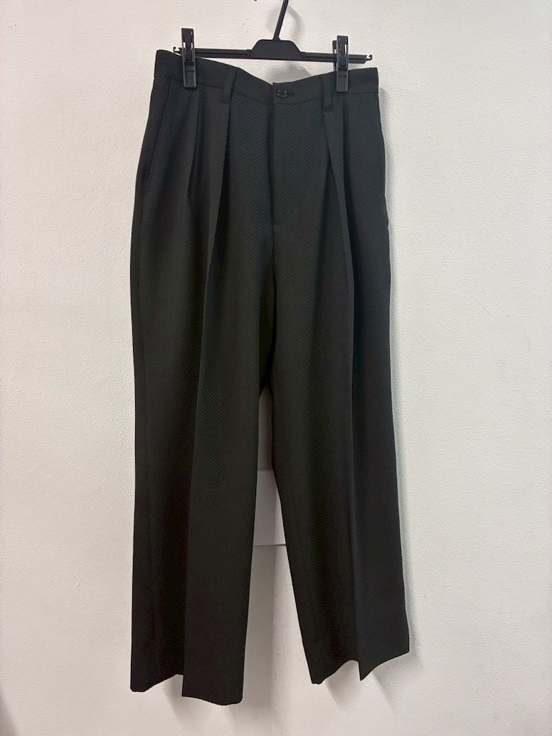 Two-Tuck Pants — Exclusive Fabric Black【Delivery in March 2027】