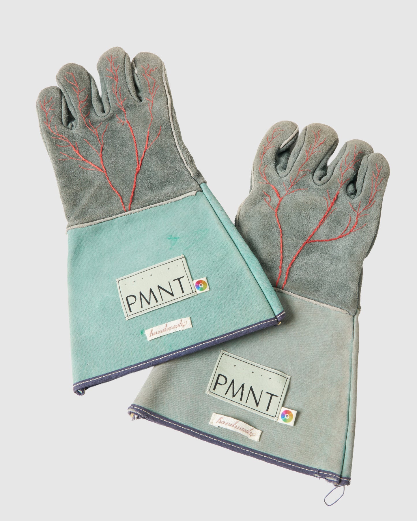 Vein embroidered gloves【Delivery in August 2026】