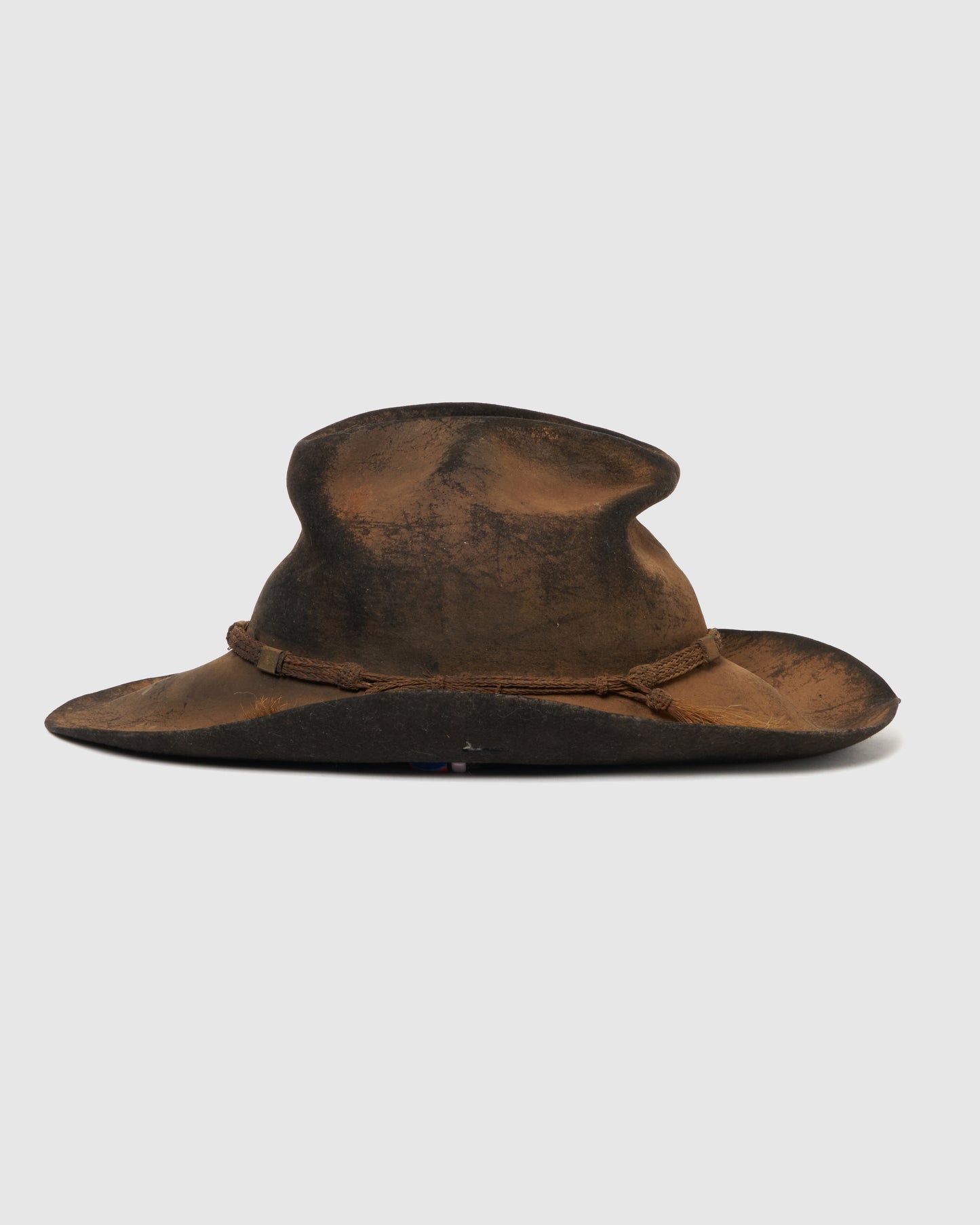 Beaded distressed hat【Delivery in August 2026】