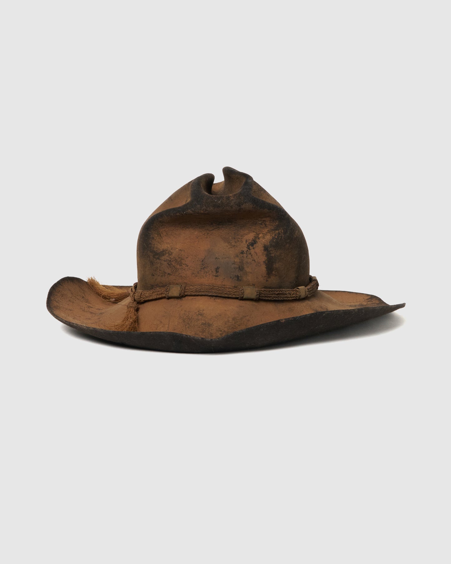 Beaded distressed hat【Delivery in August 2026】