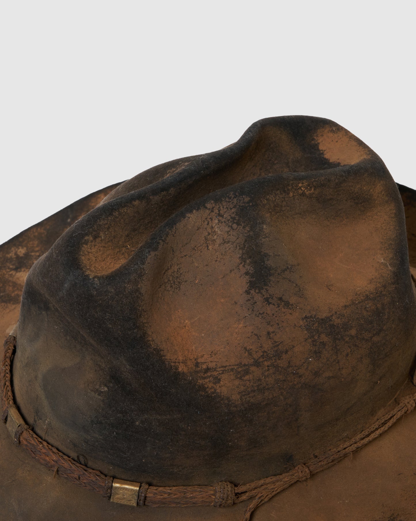 Beaded distressed hat【Delivery in August 2026】
