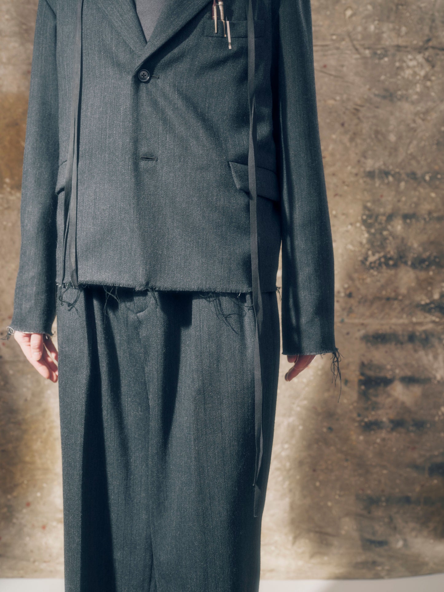 Double-pleated trousers charcoal 【Delivery in August 2026】